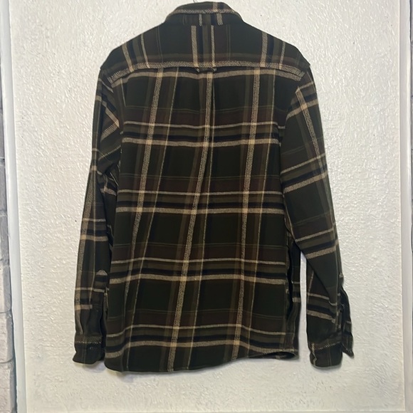 Orvis Plaid Button-Up Shirt size
Medium - Picture 9 of 9